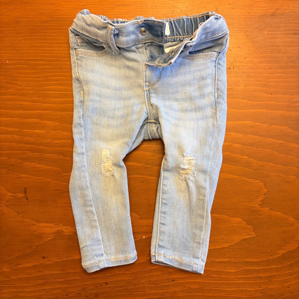 Old Navy Light Blue Cropped Jeans for Baby